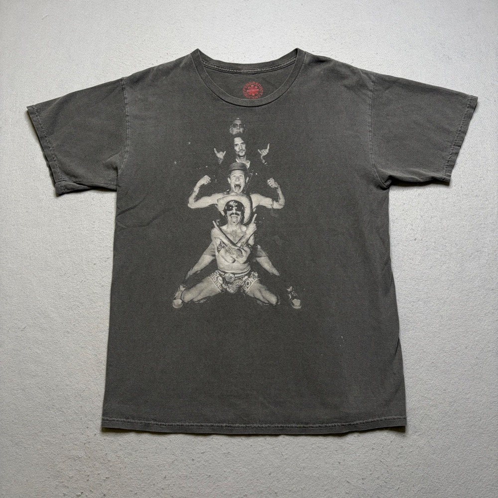 Red Hot Chili Peppers T-Shirt Mens M Unlimited Love World Tour‎ 2022 Band Tee